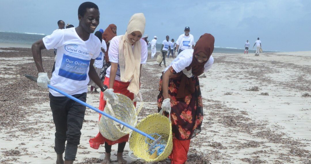 Somali youth launch cleaning campaign at Mogadishu beach