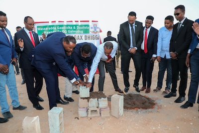 Somali PM lays foundation stone for modernization of Dhusamareb airport