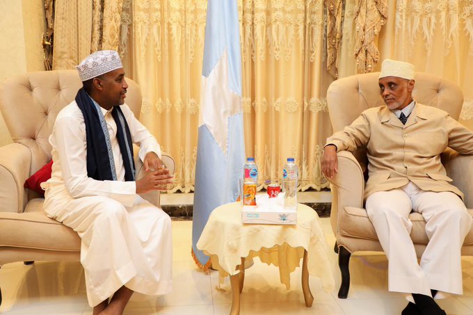 PM Roble meets former Somali president, Abdiqasim in Cairo