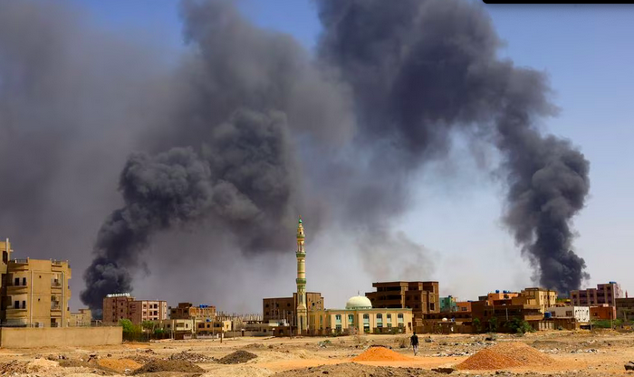 Fighting in Khartoum as mediators seek end to Sudan conflict